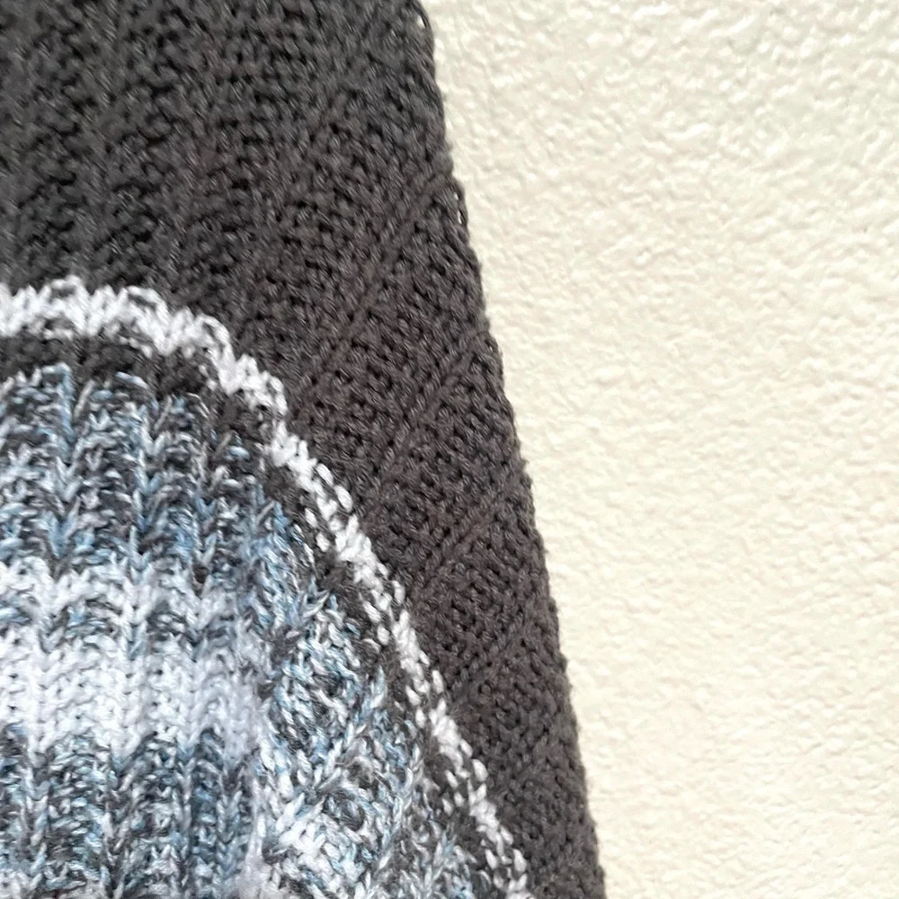 RUE 21 blue and gray striped knit cropped oversized sweater size medium